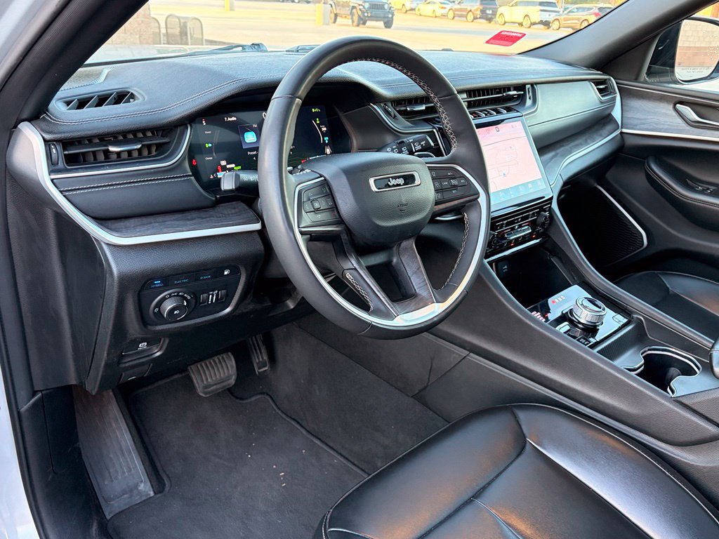 Used 2024 Jeep Grand Cherokee Limited 4xe AWD/4WD image 13