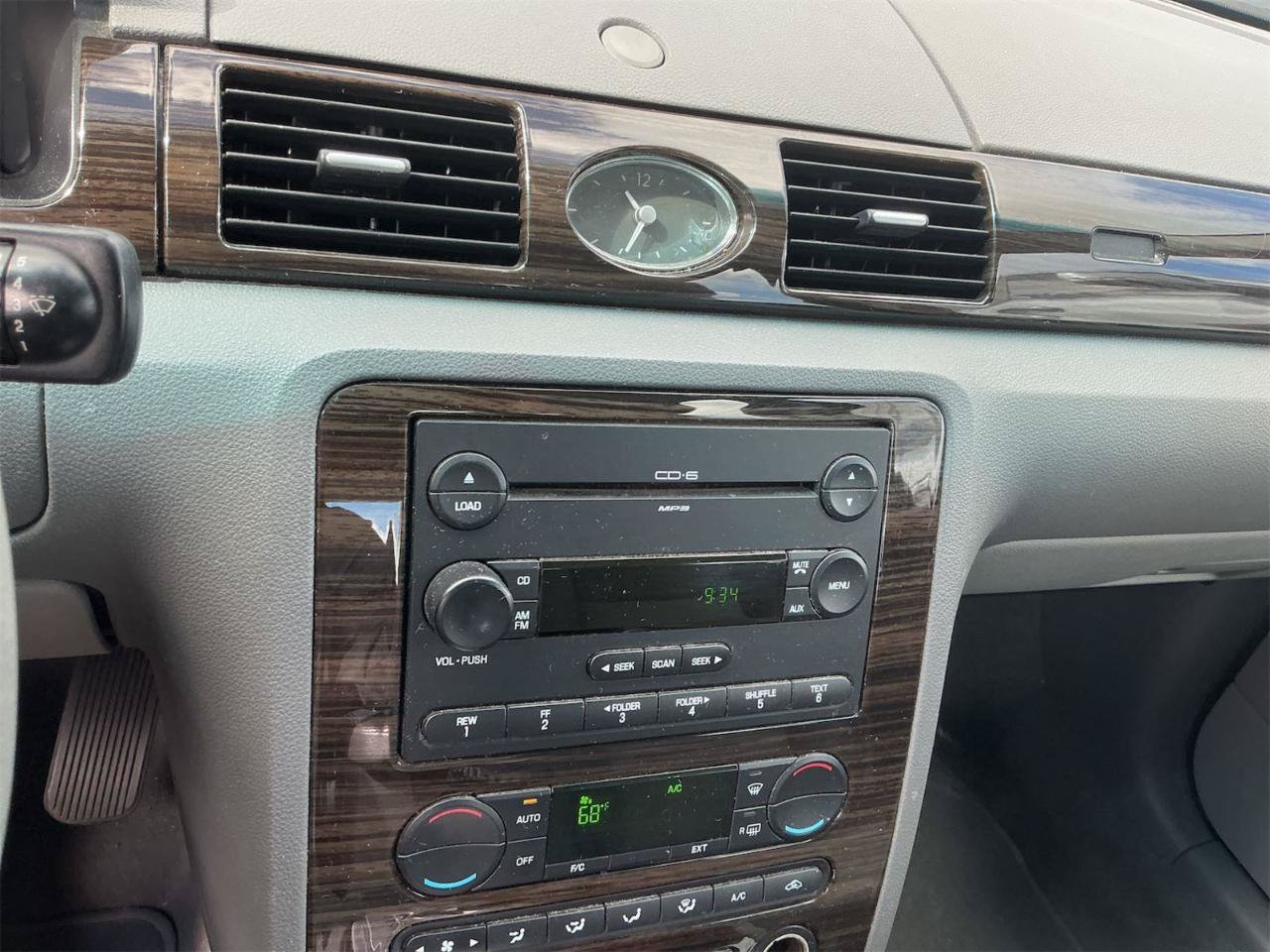 Used 2007 Mercury Montego Luxury FWD image 14