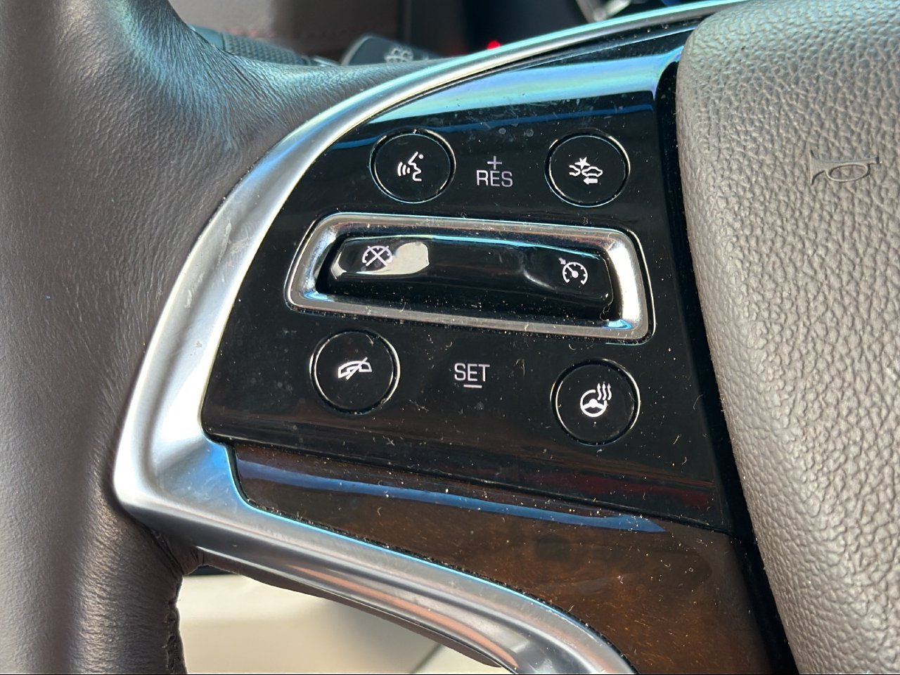Used 2017 Cadillac Escalade Premium Luxury RWD image 24