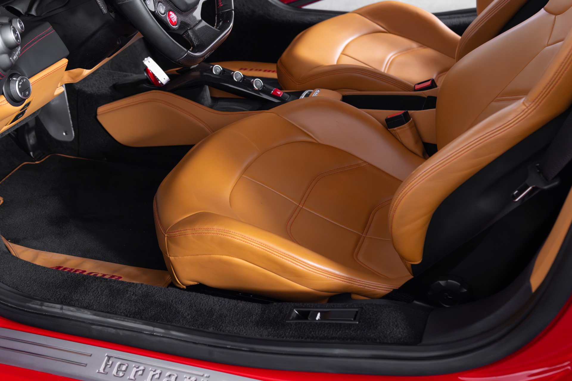 Used 2017 Ferrari 488 GTB RWD image 36