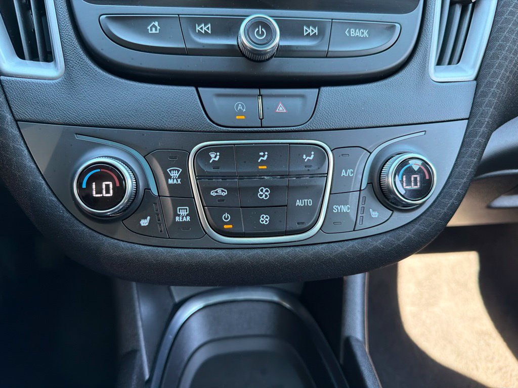 Used 2025 Chevrolet Malibu LT FWD image 16