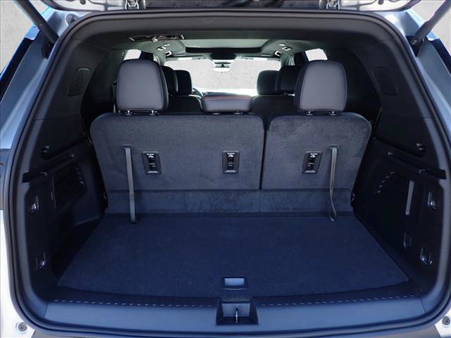 New 2026 Chevrolet Traverse Z71 w/ Enhanced Driving Package AWD/4WD image 8