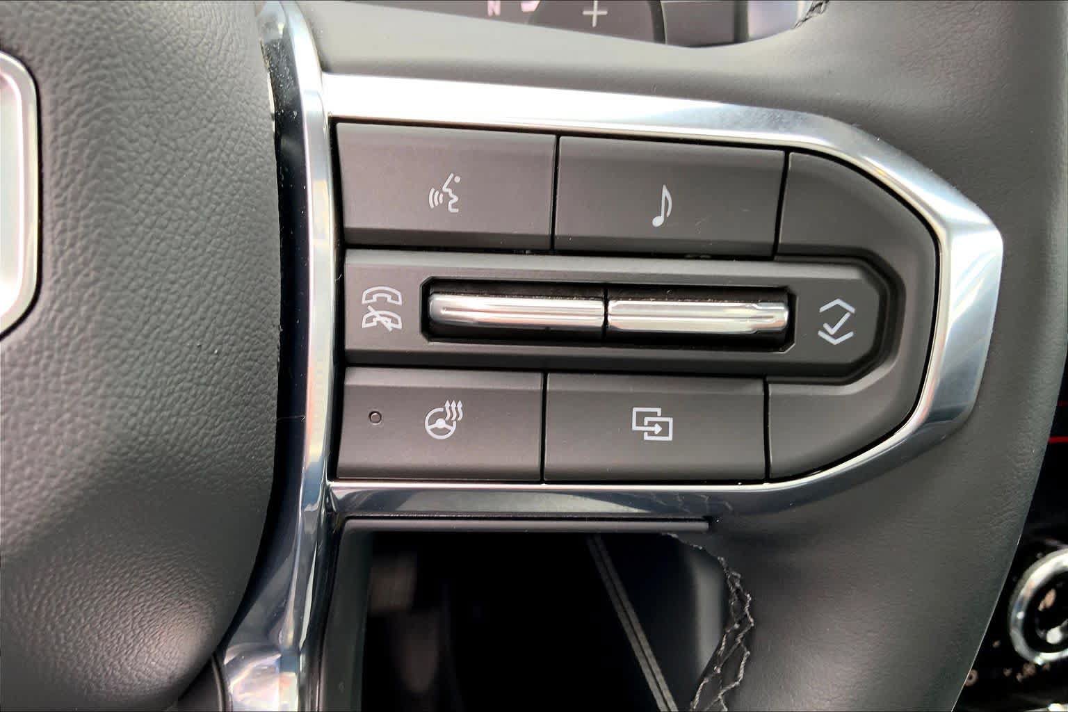 Used 2026 GMC Terrain Denali AWD/4WD image 25
