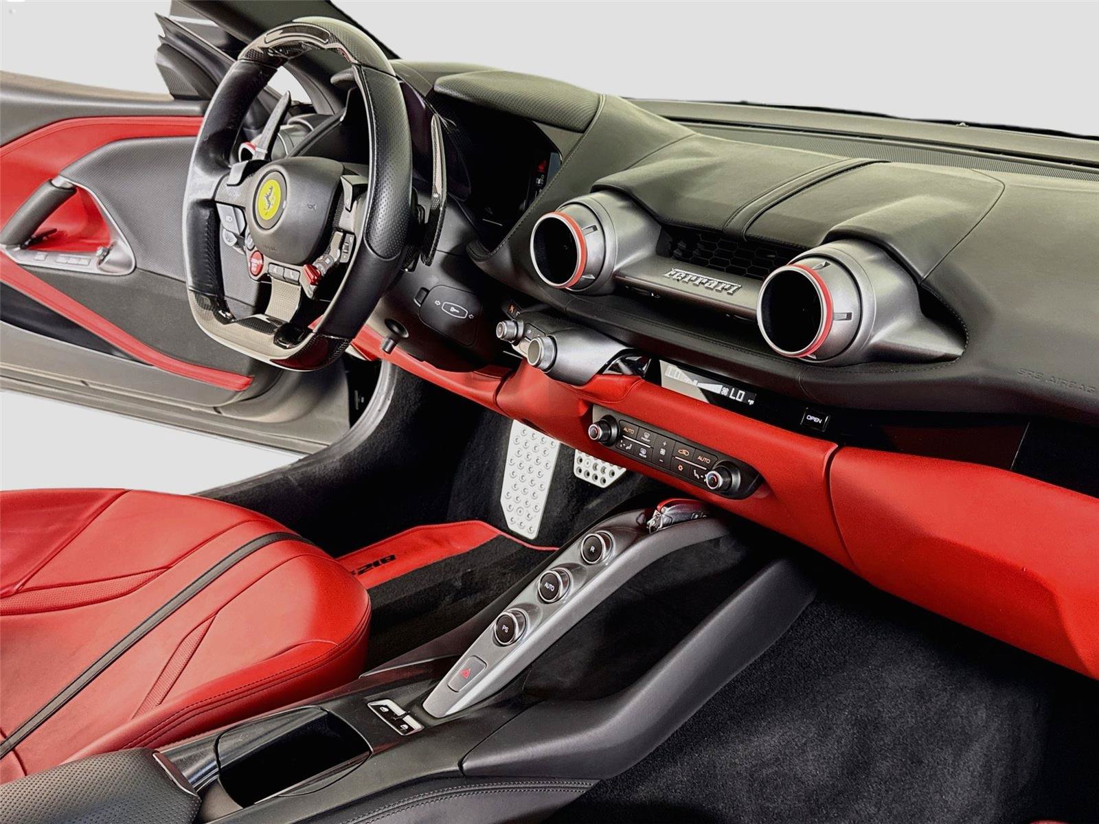 Used 2020 Ferrari 812 Superfast RWD image 32