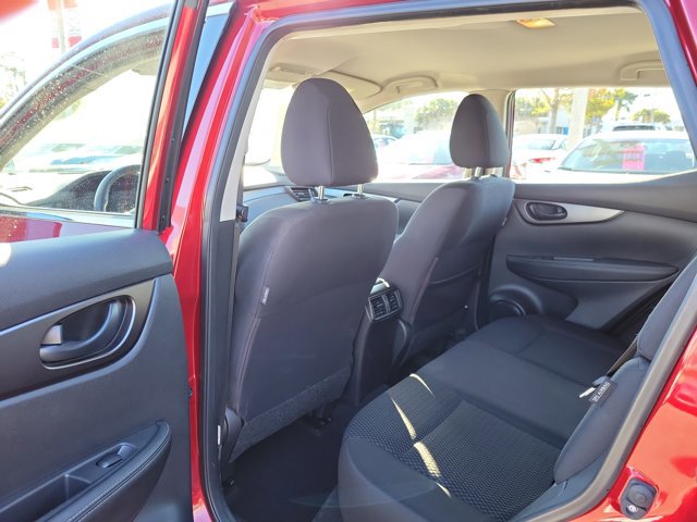 Used 2021 Nissan Rogue Sport S image 10