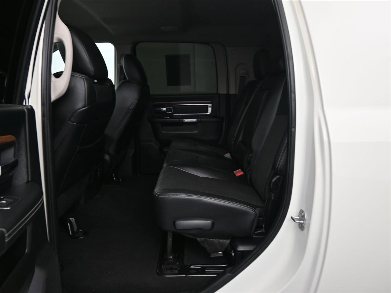 Used 2017 RAM 2500 Laramie w/ Sport Appearance Group AWD/4WD image 10