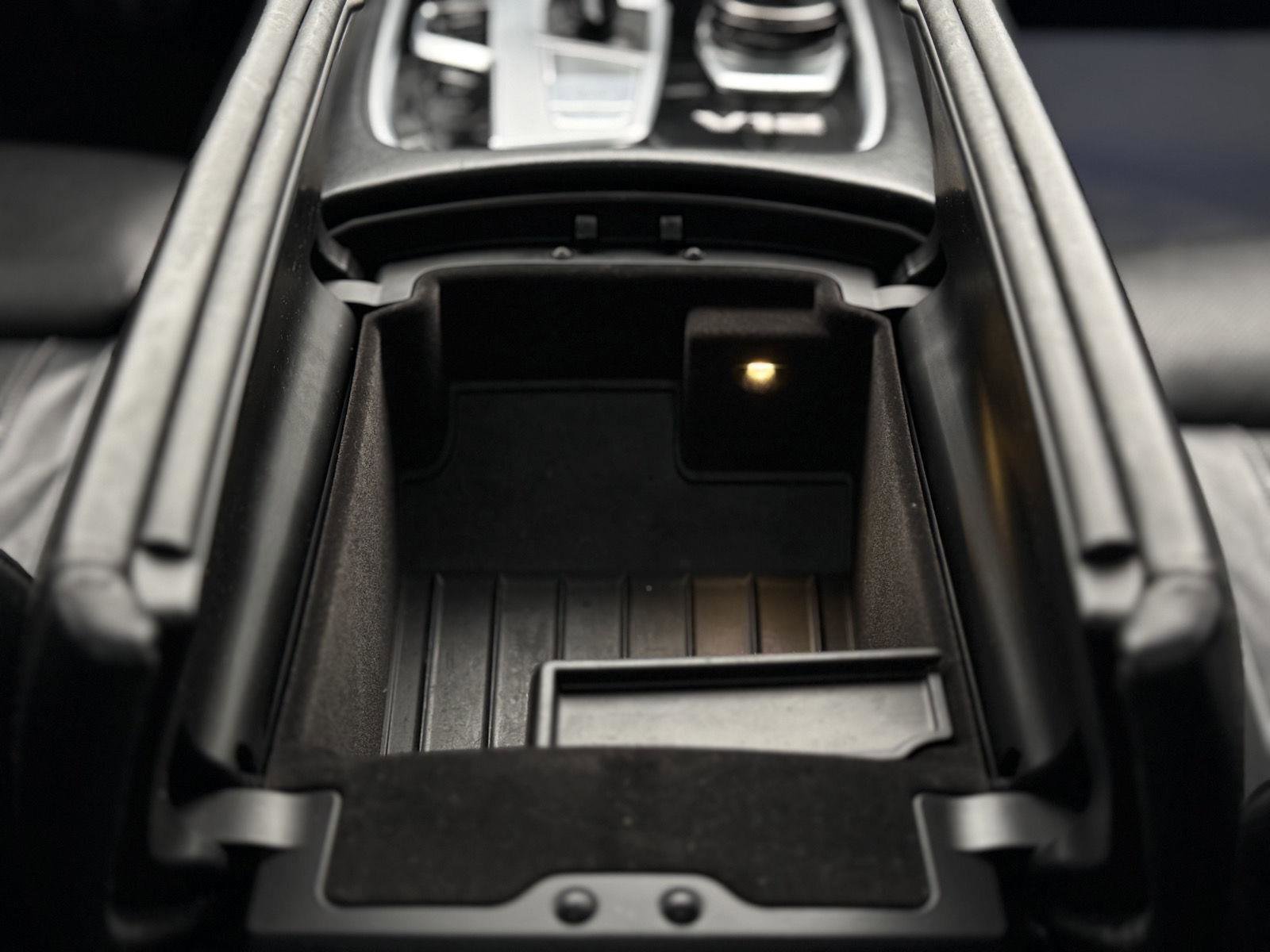 Used 2020 BMW M760i xDrive w/ Luxury Rear Seating Package image 25