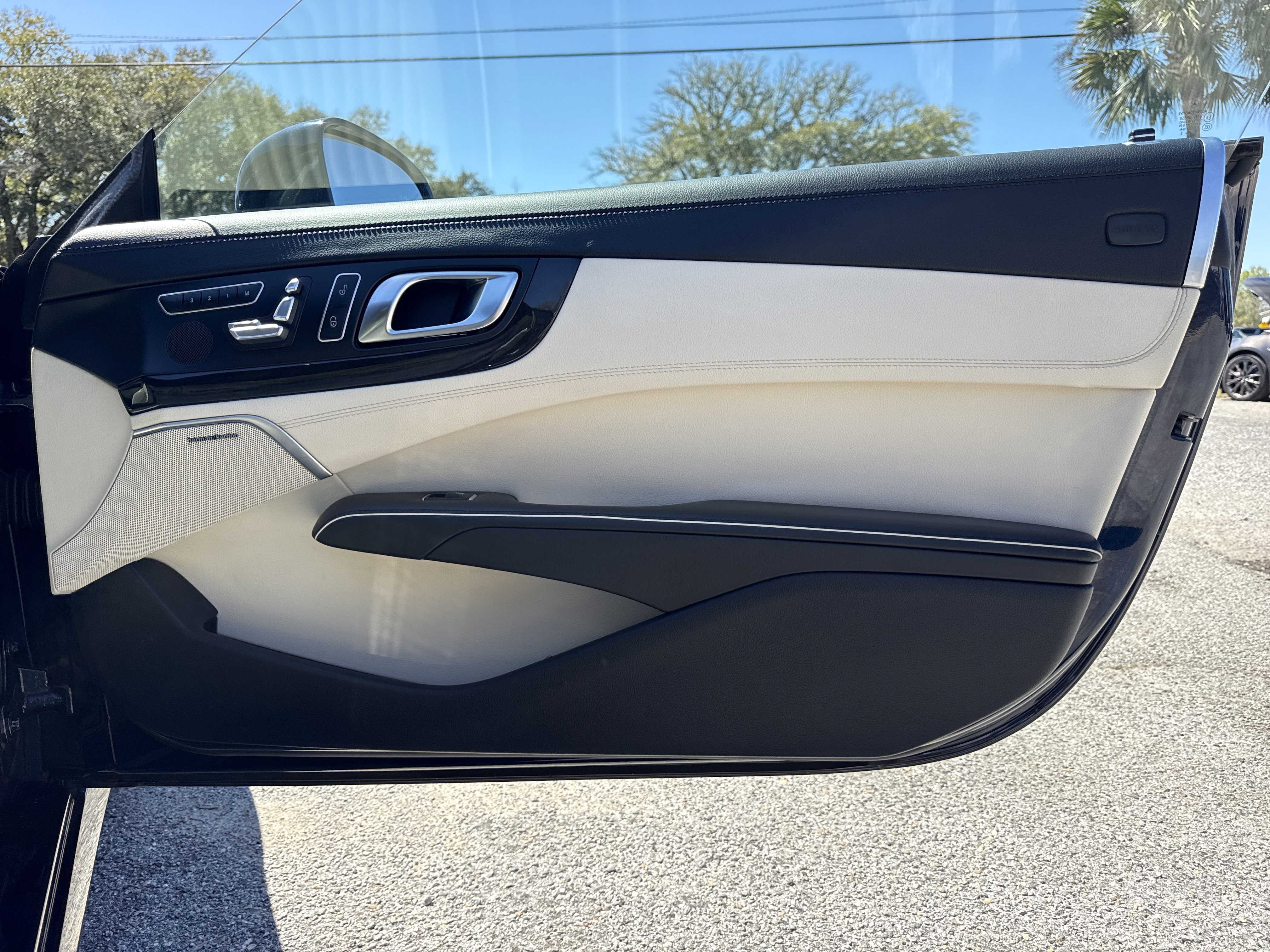 Used 2013 Mercedes-Benz SL 550 image 27