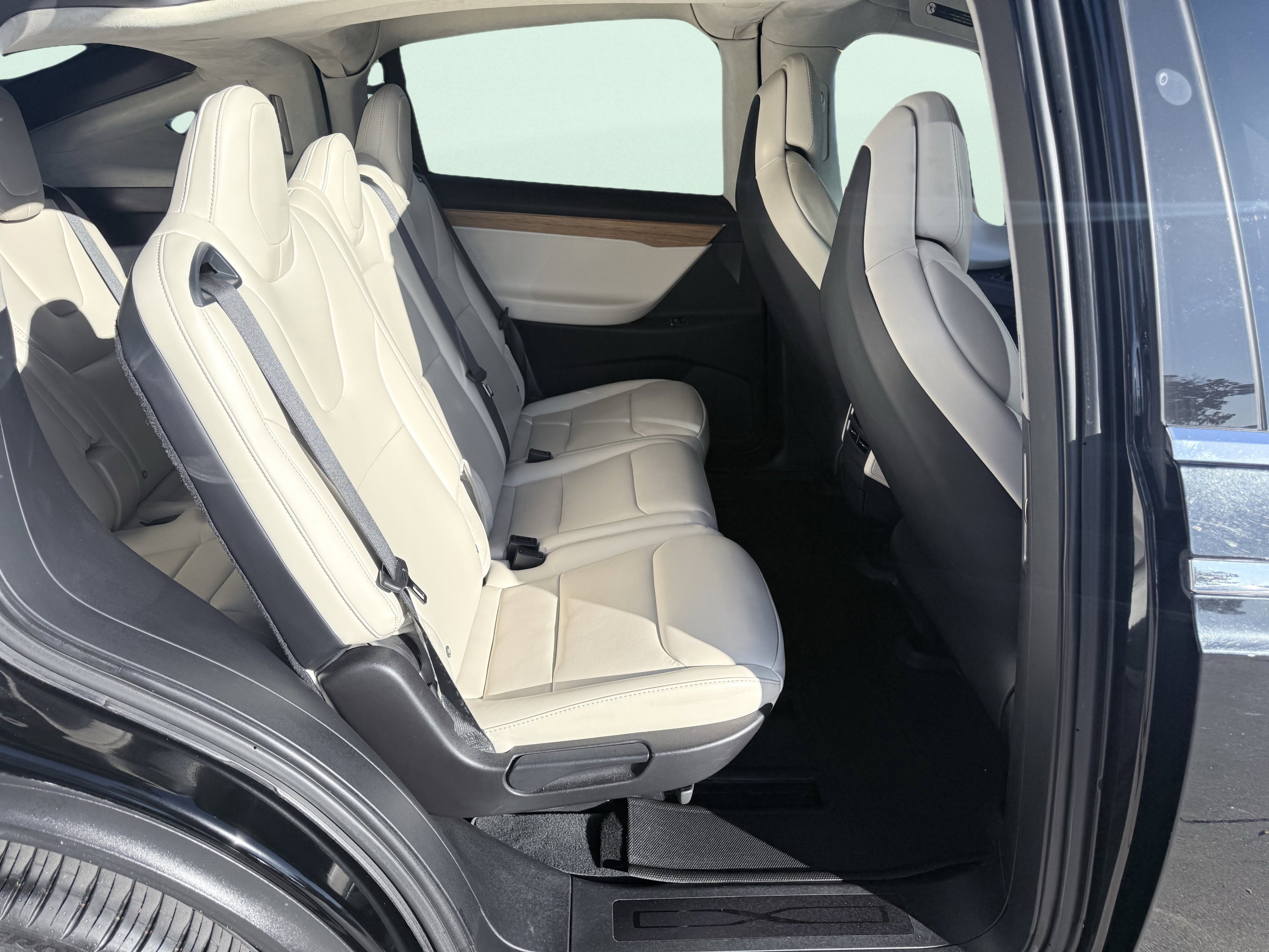 Used 2019 Tesla Model X 75D image 41