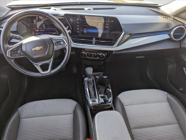 Used 2024 Chevrolet Trax LT w/ LT Convenience Package image 17