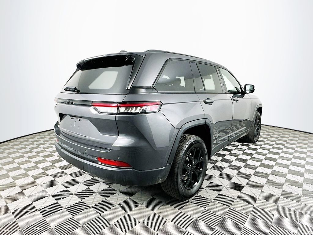 Certified 2024 Jeep Grand Cherokee Altitude image 12