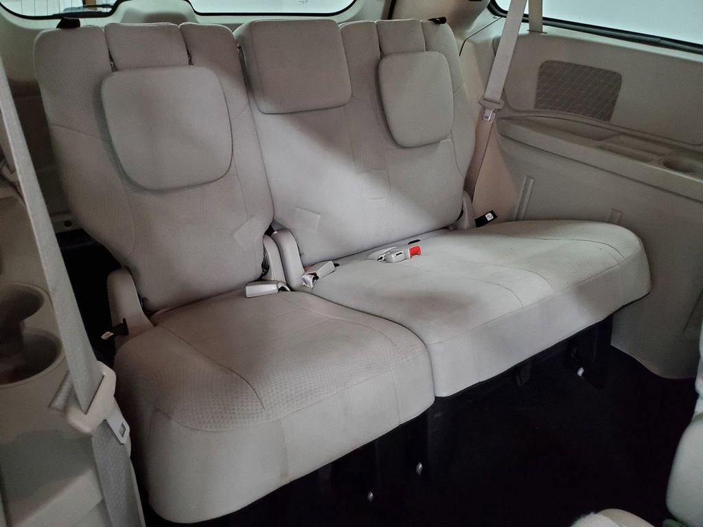 Used 2012 Dodge Grand Caravan SE image 20