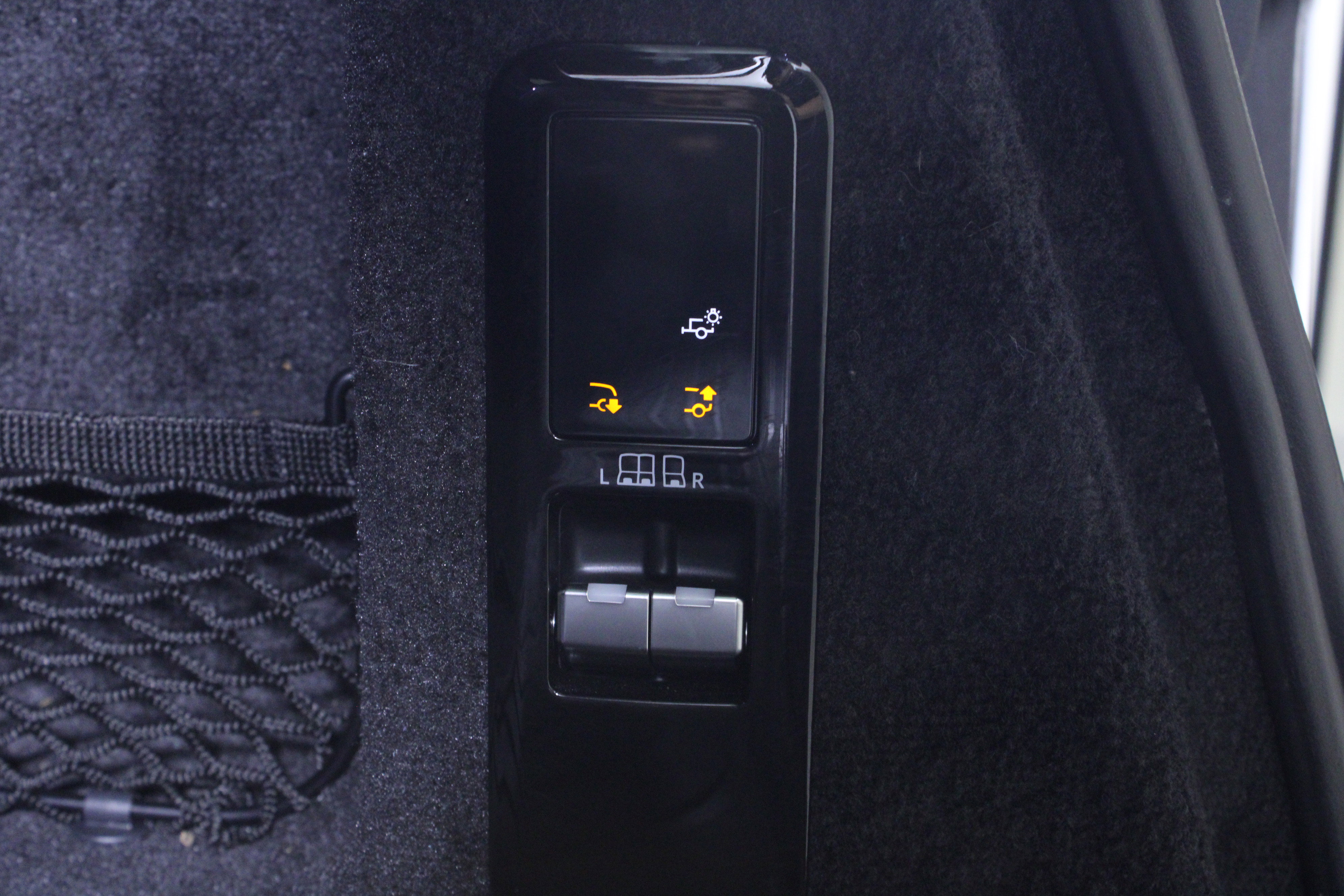 Used 2024 Land Rover Range Rover Sport SE image 11