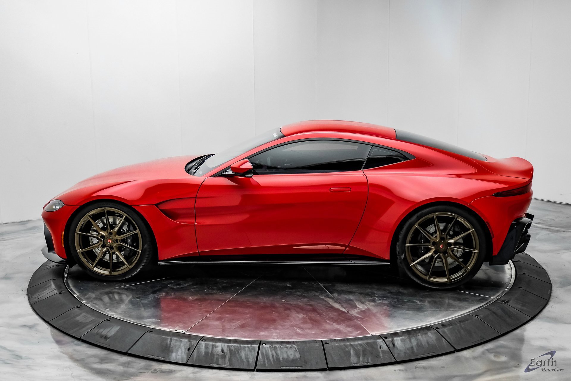 Used 2019 Aston Martin V8 Vantage Coupe image 7