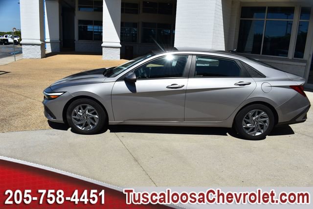 Used 2024 Hyundai Elantra SEL FWD image 6
