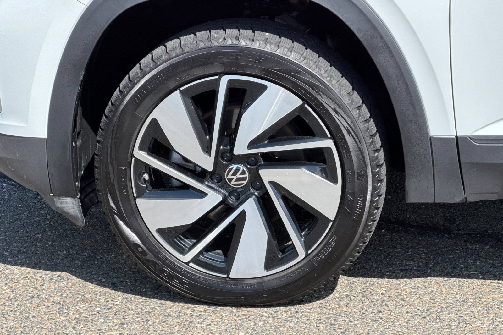Used 2024 Volkswagen Atlas SE AWD/4WD image 44