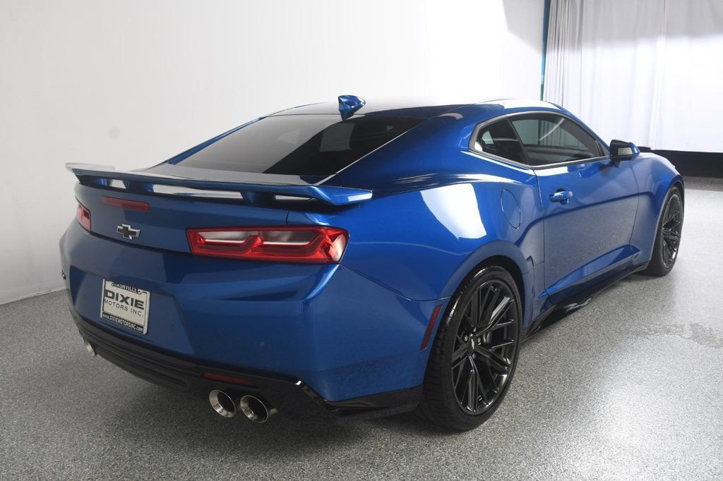 Used 2017 Chevrolet Camaro ZL1 RWD image 8
