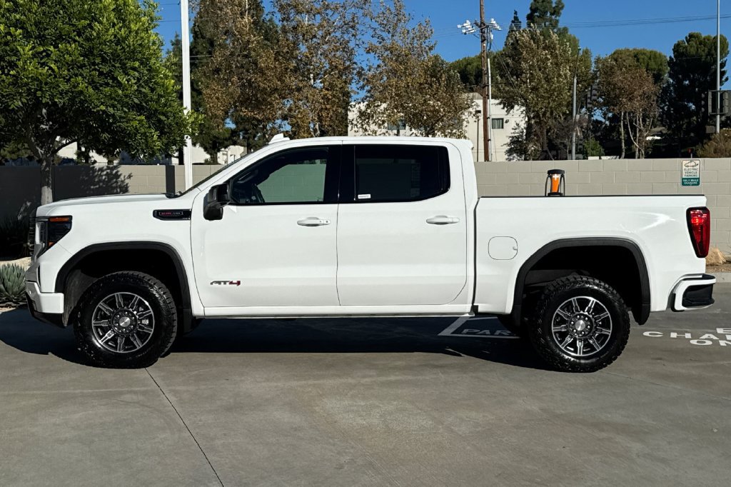 Used 2025 GMC Sierra 1500 AT4 AWD/4WD image 12