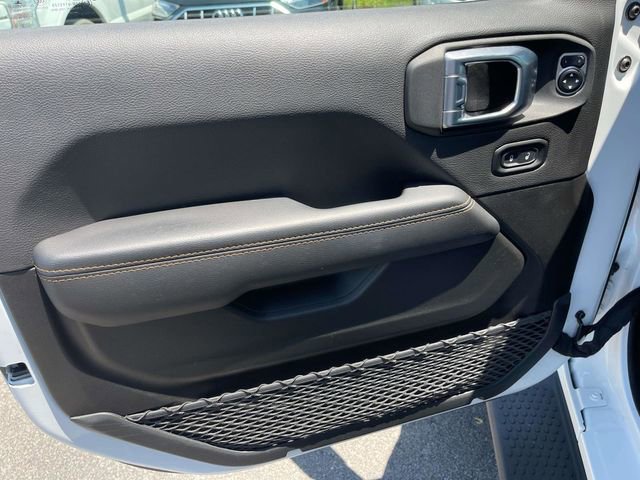 Used 2021 Jeep Wrangler Unlimited Sahara AWD/4WD image 31