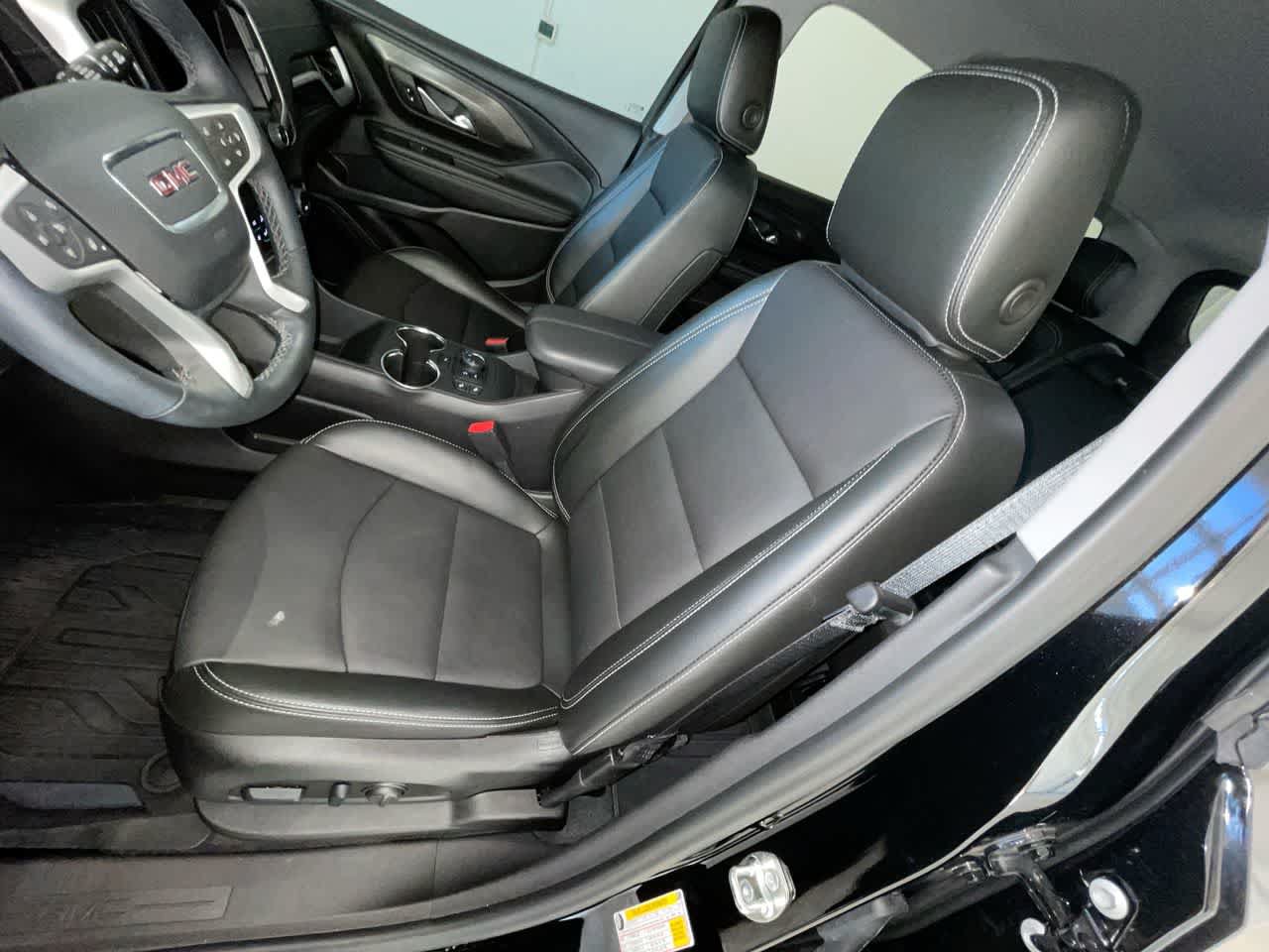 Used 2024 GMC Terrain SLT w/ Tech Package AWD/4WD image 11