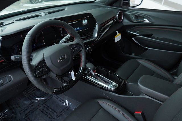 New 2026 Chevrolet Trax RS w/ Sunroof Package image 2