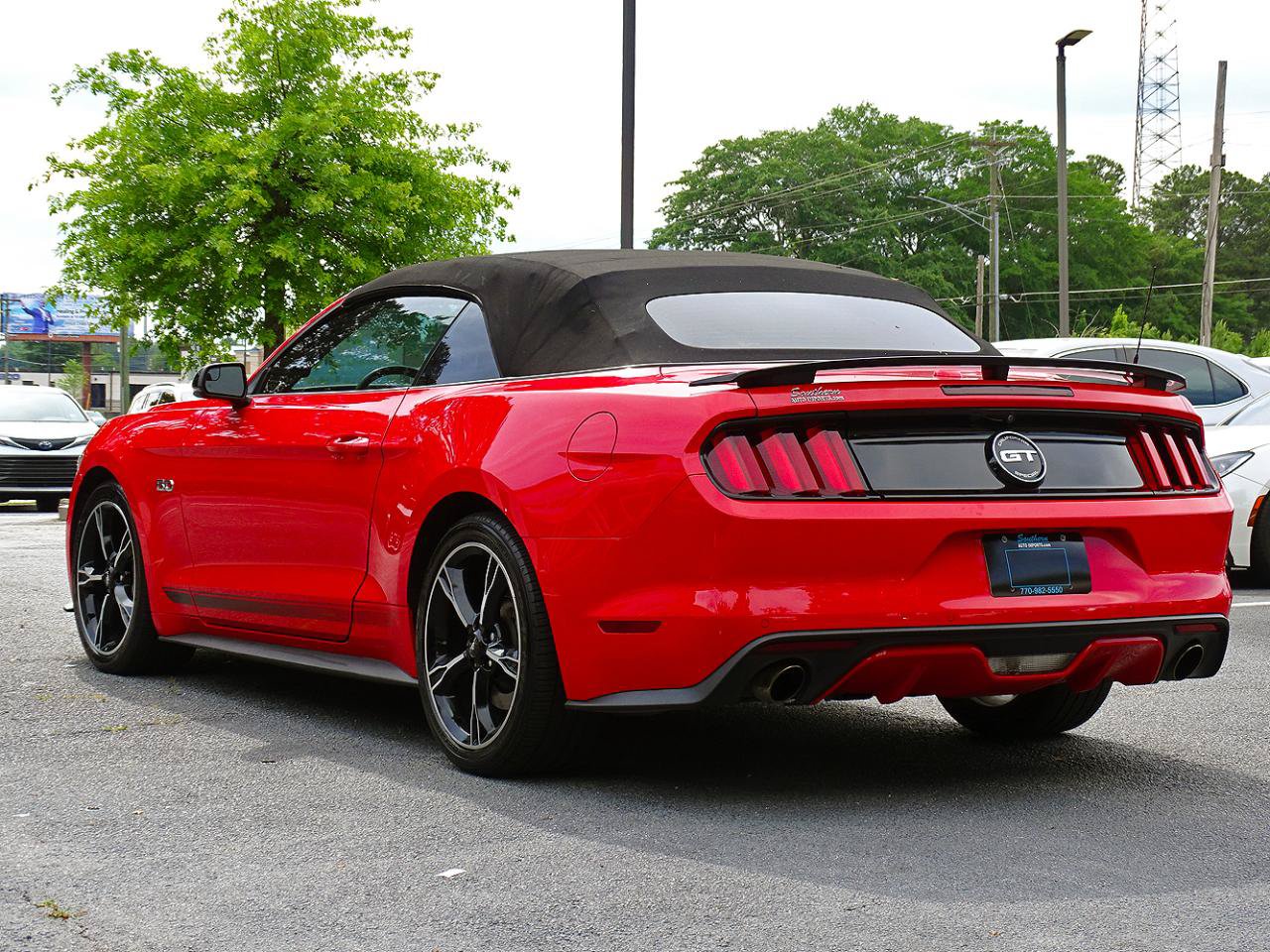 Used 2017 Ford Mustang GT Premium RWD image 14
