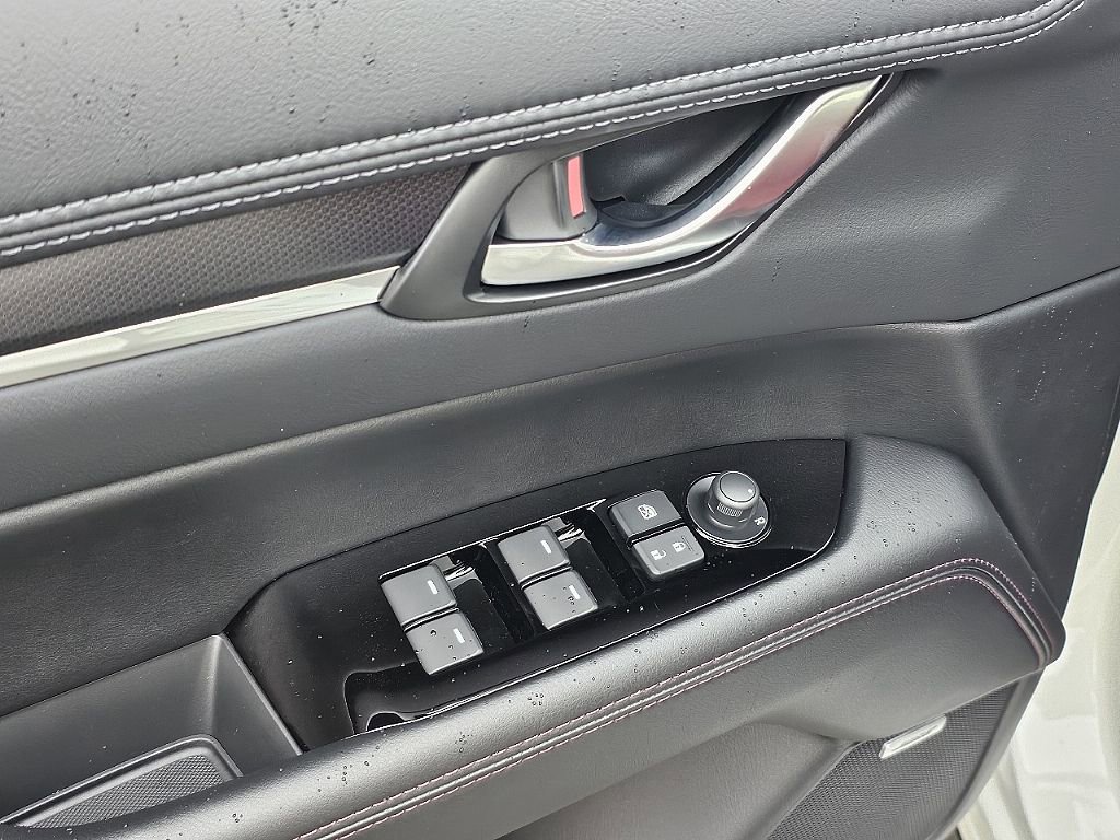 New 2025 MAZDA CX-5 Carbon Edition image 27