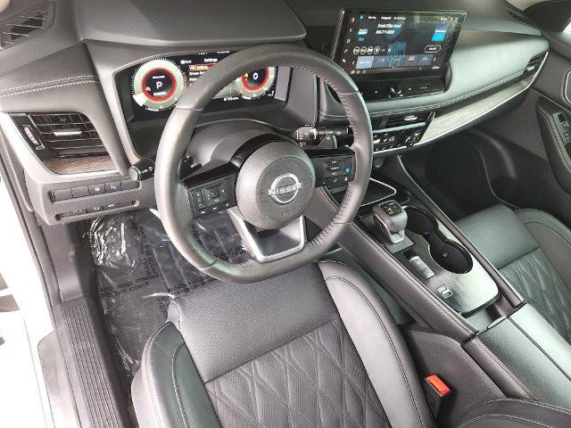 Certified 2024 Nissan Rogue Platinum w/ Platinum Premium Package FWD image 12