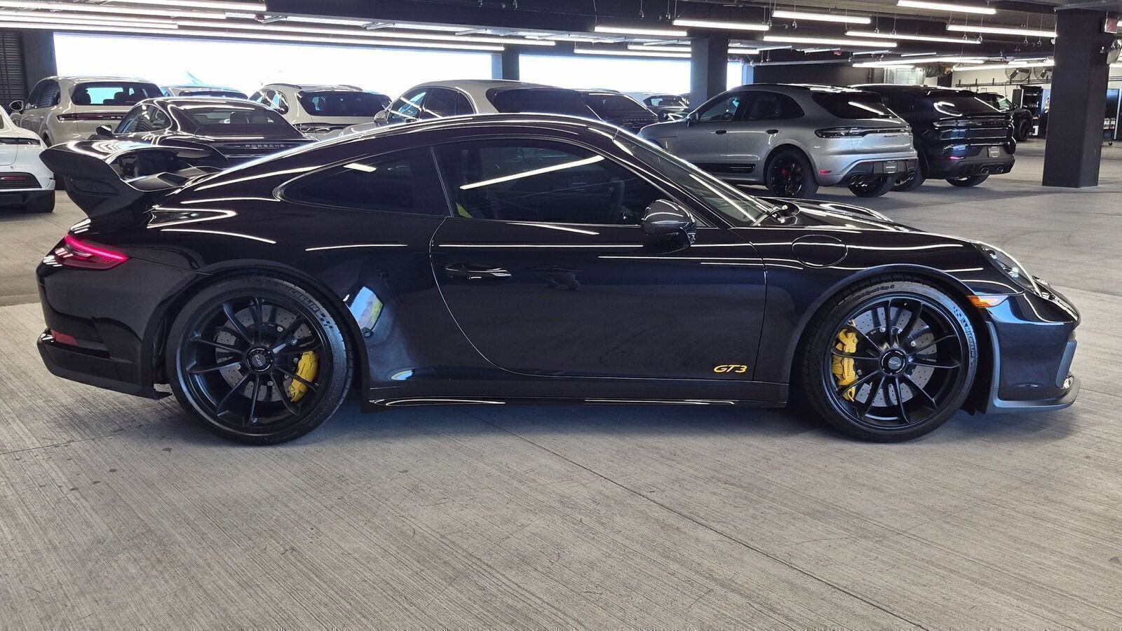 Certified 2019 Porsche 911 GT3 image 6