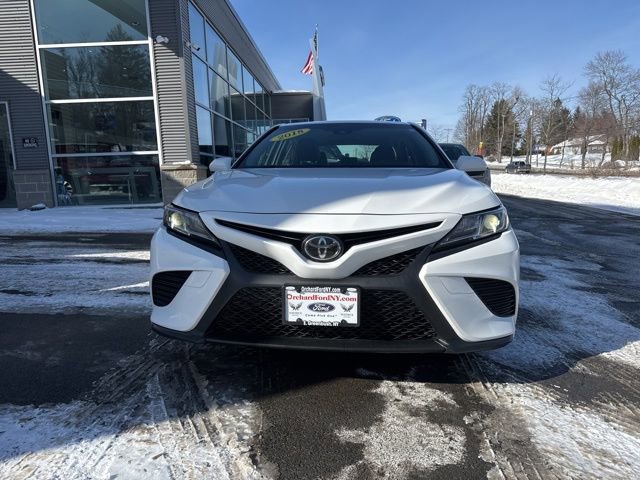 Used 2018 Toyota Camry SE image 3