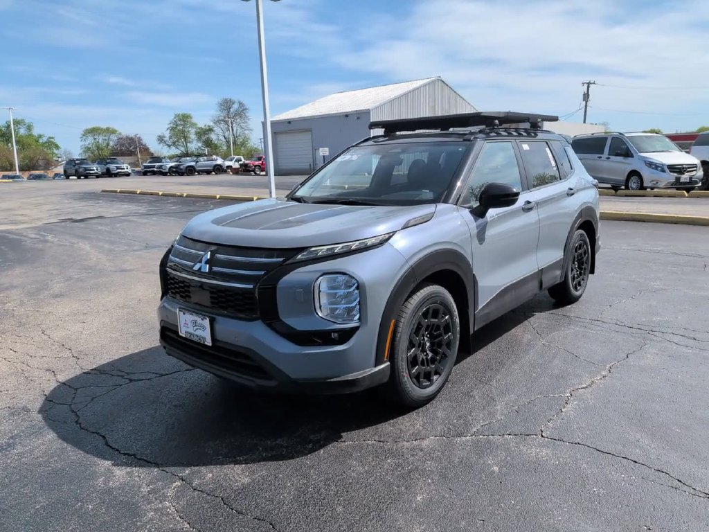 New 2026 Mitsubishi Outlander AWD image 2