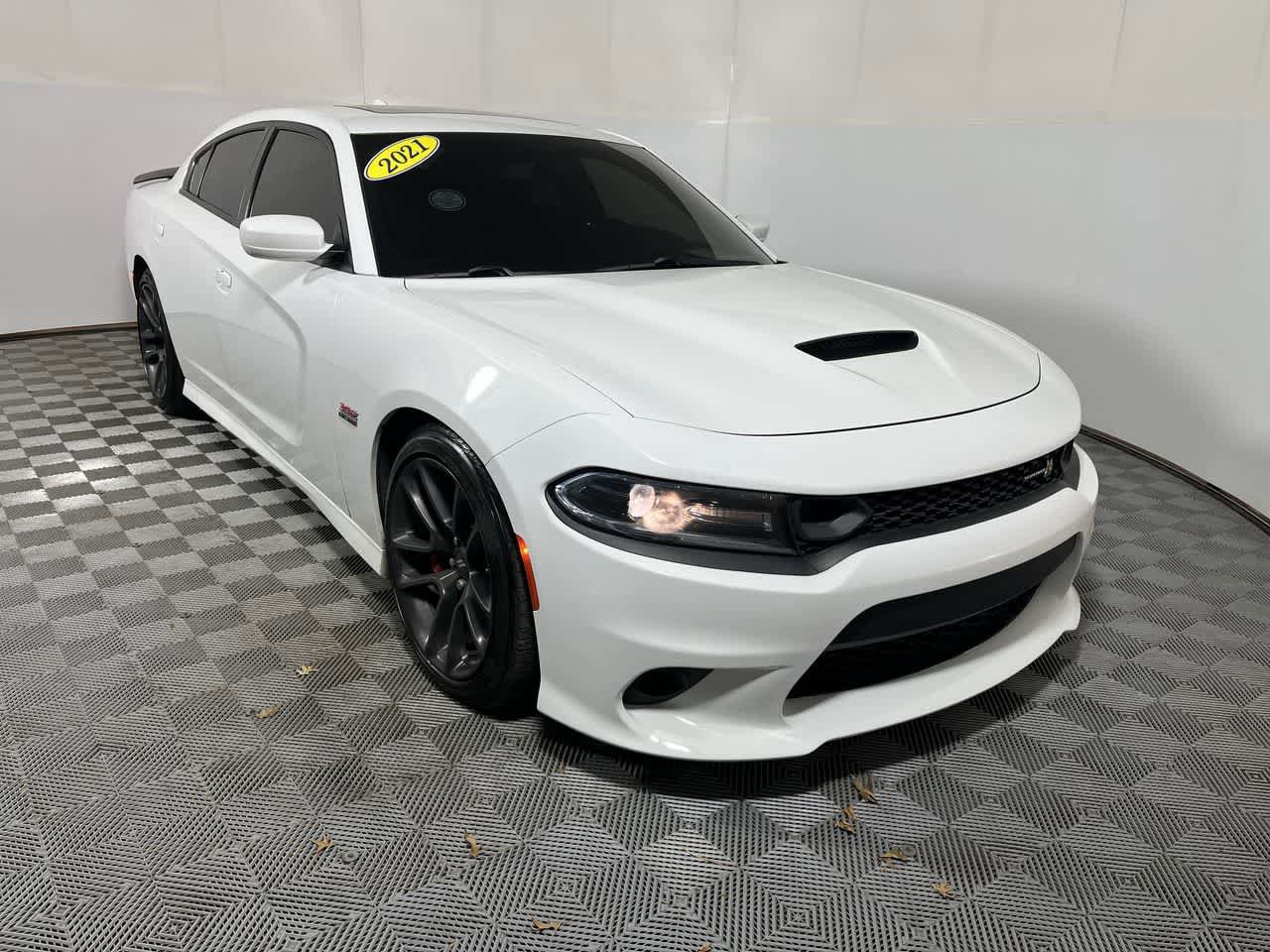 Used 2021 Dodge Charger Scat Pack w/ Plus Group RWD image 2