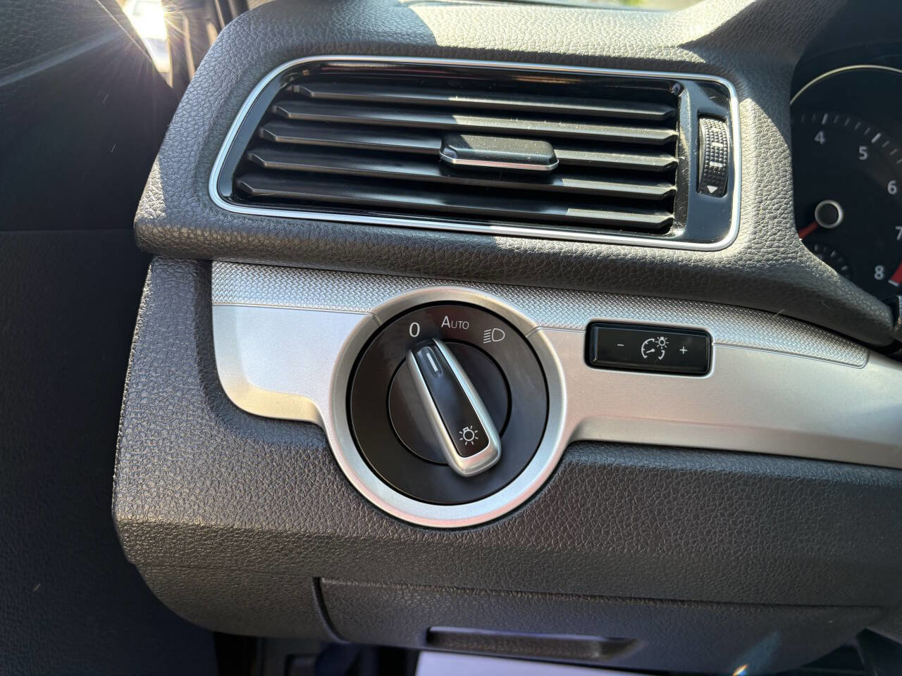 Used 2016 Volkswagen Passat 1.8T S image 30