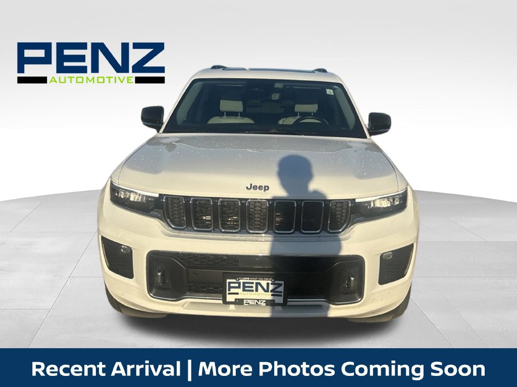 Used 2021 Jeep Grand Cherokee L Overland w/ Luxury Tech Group IV AWD/4WD image 3