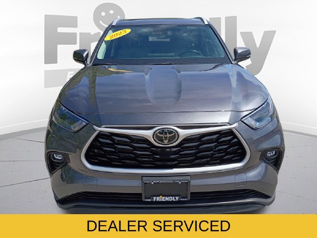 Used 2023 Toyota Highlander XLE AWD/4WD image 2