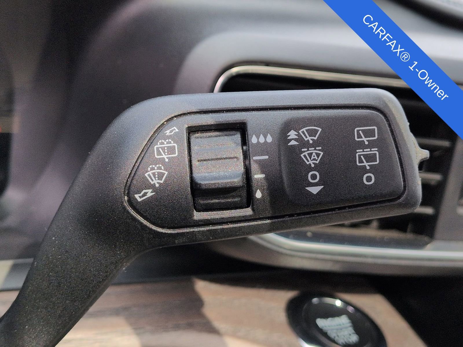 Used 2024 Ford Explorer Platinum w/ Technology Package image 31