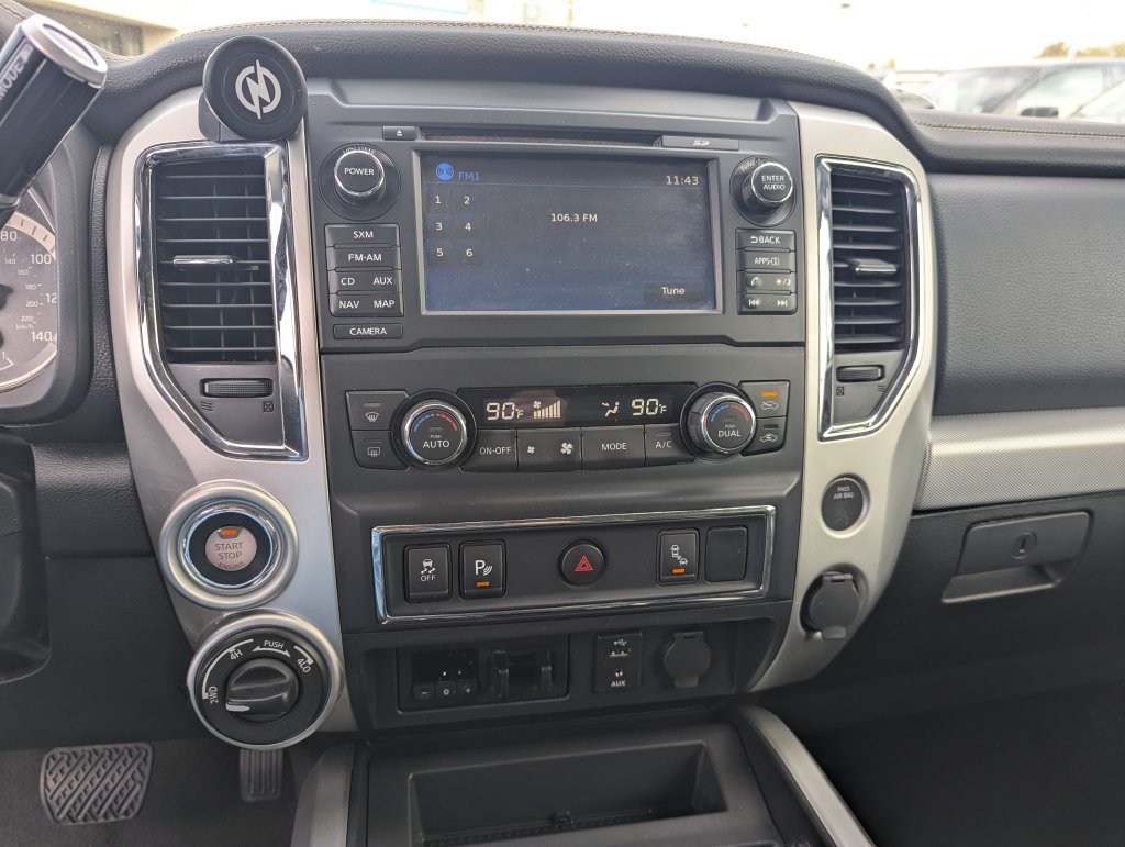 Used 2017 Nissan Titan PRO-4X AWD/4WD image 20