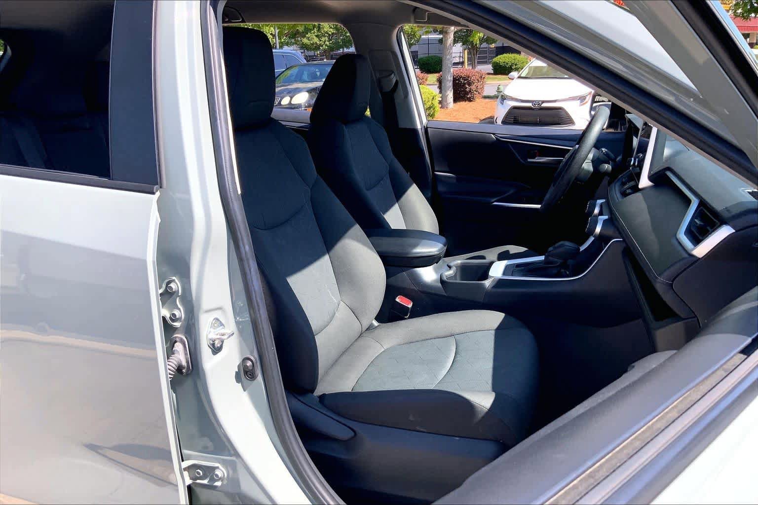 Used 2023 Toyota RAV4 XLE FWD image 9