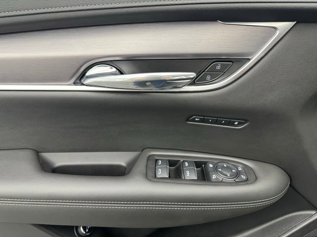 Used 2025 Cadillac XT6 Luxury w/ LPO, Floor Liner Package image 20