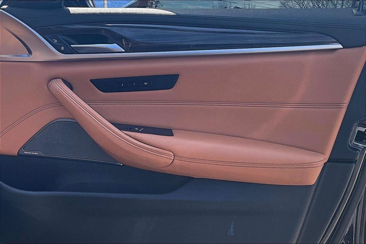 Used 2019 BMW M550i xDrive AWD/4WD image 28