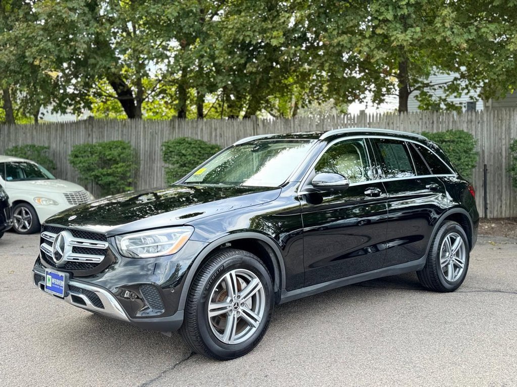 Used 2021 Mercedes-Benz GLC 300 4MATIC image 2