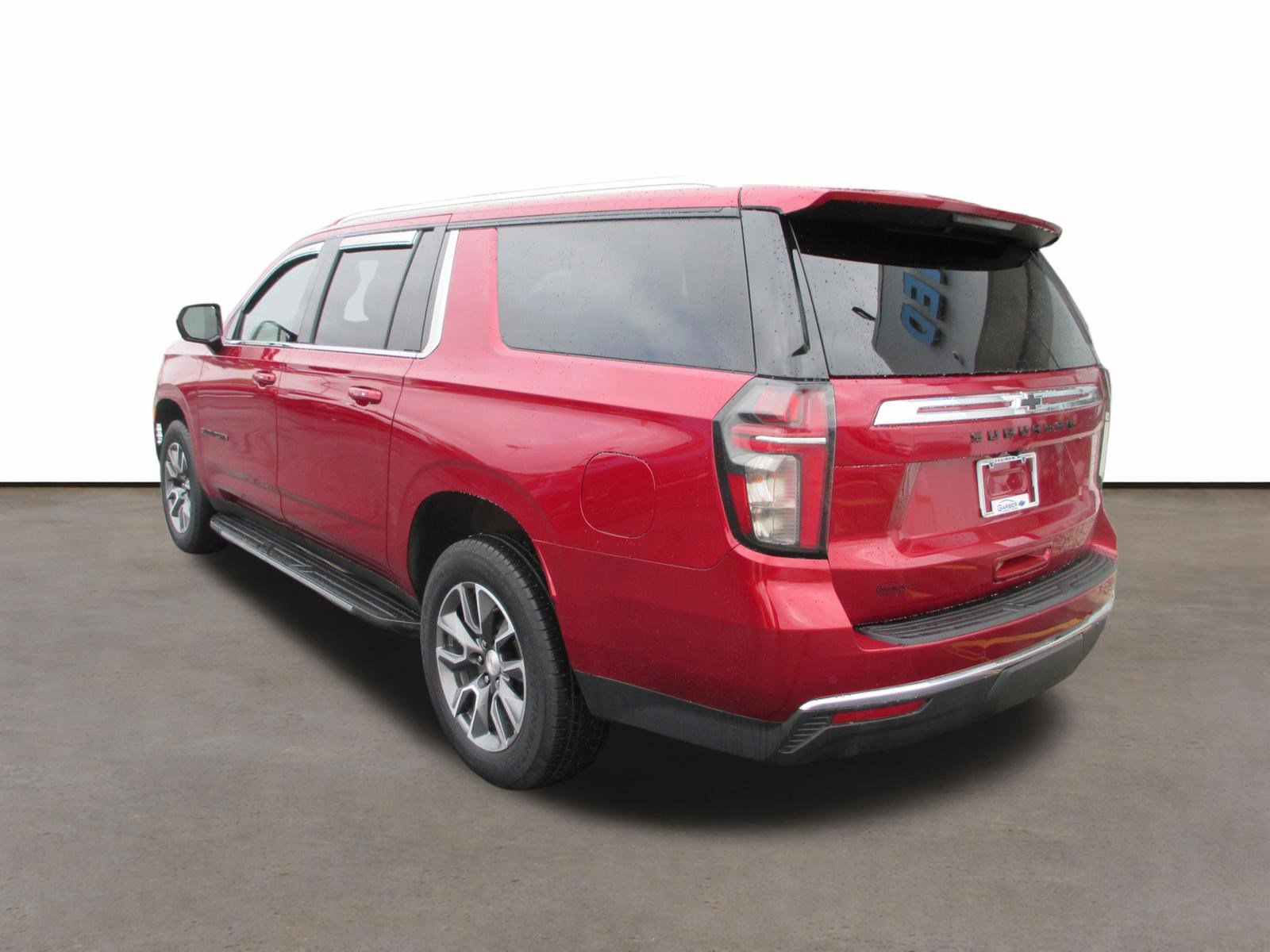 Used 2023 Chevrolet Suburban LS AWD/4WD image 3