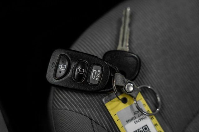 Used 2017 Hyundai Elantra SE image 31