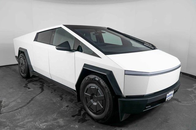 Used 2024 Tesla Cybertruck AWD Crew Cab image 2