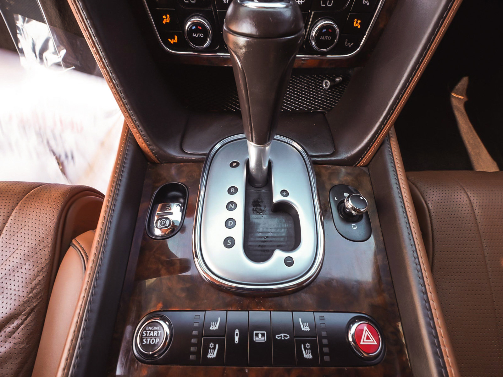 Used 2014 Bentley Flying Spur W12 AWD/4WD image 25