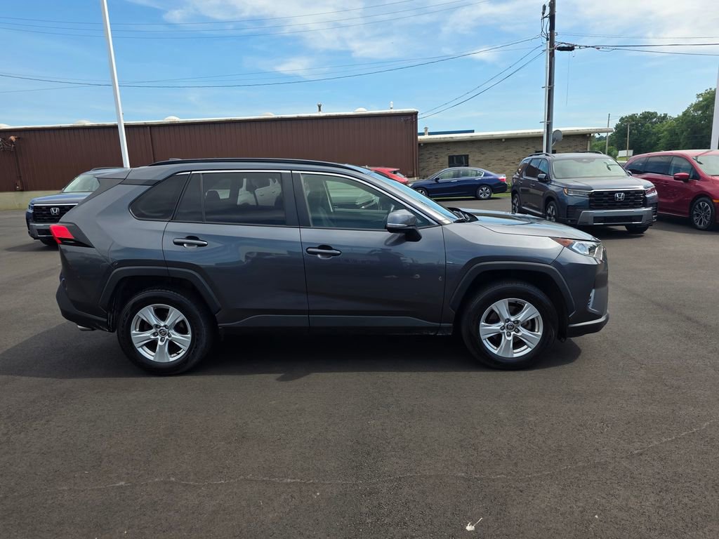 Used 2020 Toyota RAV4 XLE w/ Convenience Package AWD/4WD image 2
