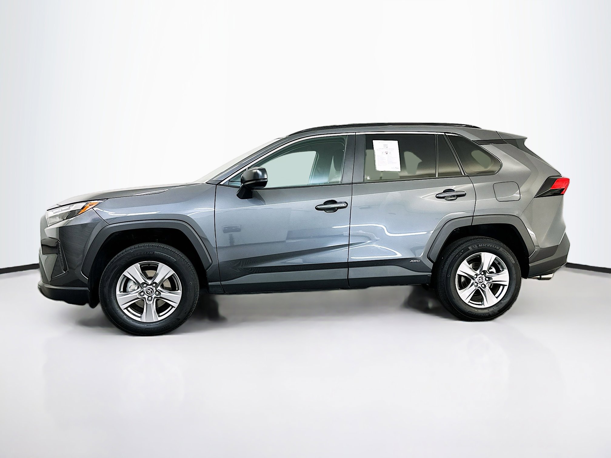 Used 2025 Toyota RAV4 LE image 4
