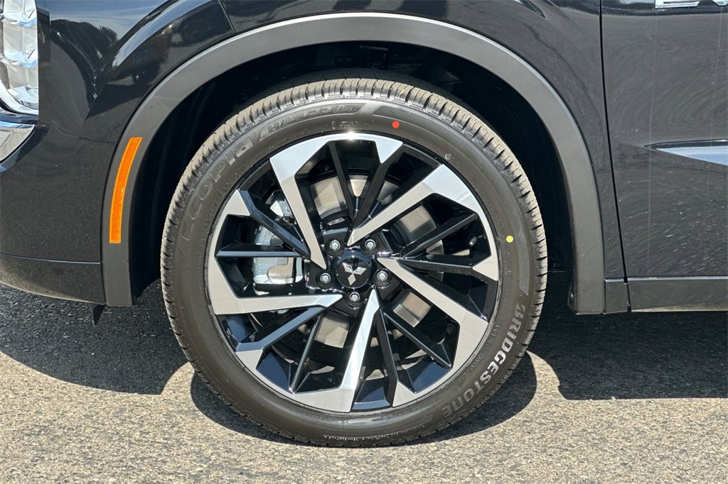 New 2025 Mitsubishi Outlander SEL image 26