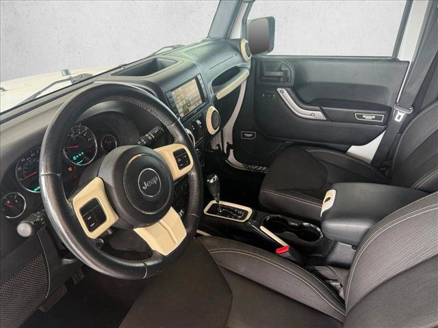 Used 2015 Jeep Wrangler Unlimited Sahara AWD/4WD image 8