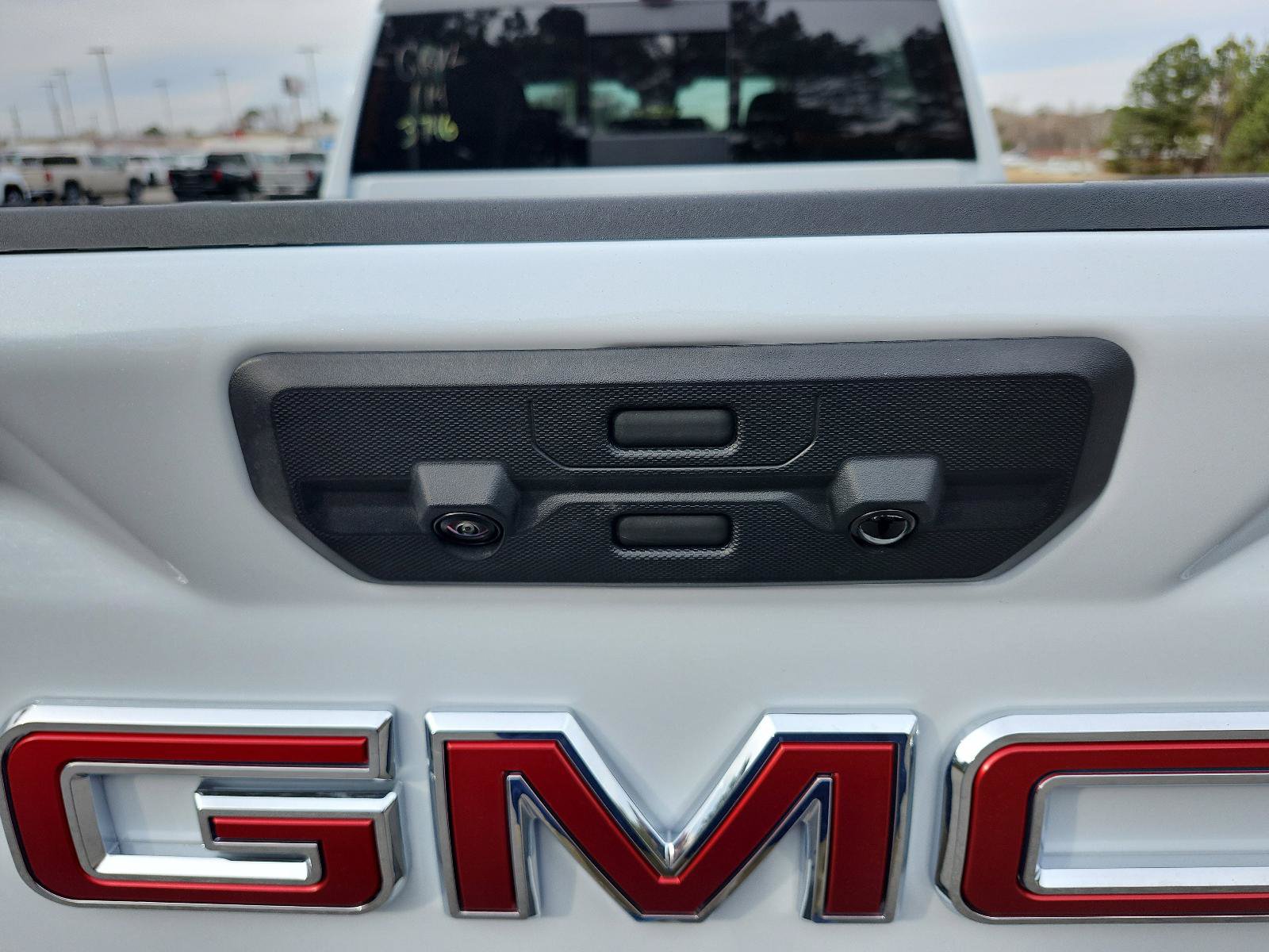 New 2026 GMC Sierra 2500 Denali w/ Denali Reserve Package AWD/4WD image 9